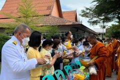 LINE_ALBUM_ตักบาตร 280765_220728_53
